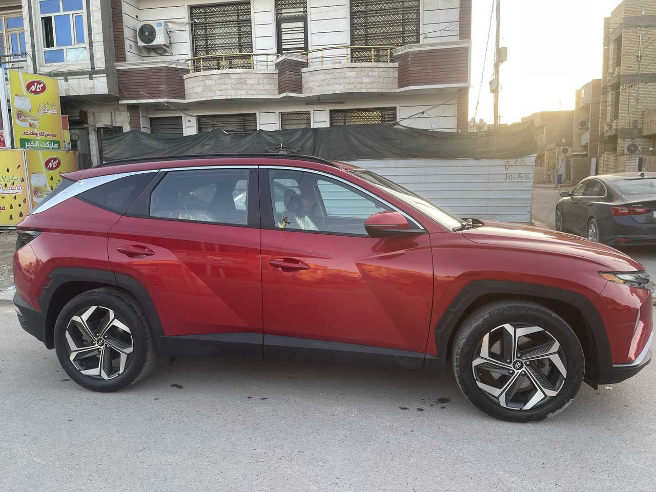 السلام عليكم 
هونداي توكسان 2023
السيارة فول مواصفات بصمة  كشنات جلد تحكم استيرن فتحة سقف  تبريد قطعتين كشنات هيتر  شاشة كبيرة كار بلي 
السيارة ماشية 71mil 
رقم اسليمانية باسمي 
حادث جاملغ السكن امبدل فقط لغد شاصي بشرط مكفولات 
ايرباكات كلهة سليمة 
صور الحادث مرفوقات بلمنشور 
السعر 198$ بيهة مجال حك الجية 
مكاني الغزالية 
***********
