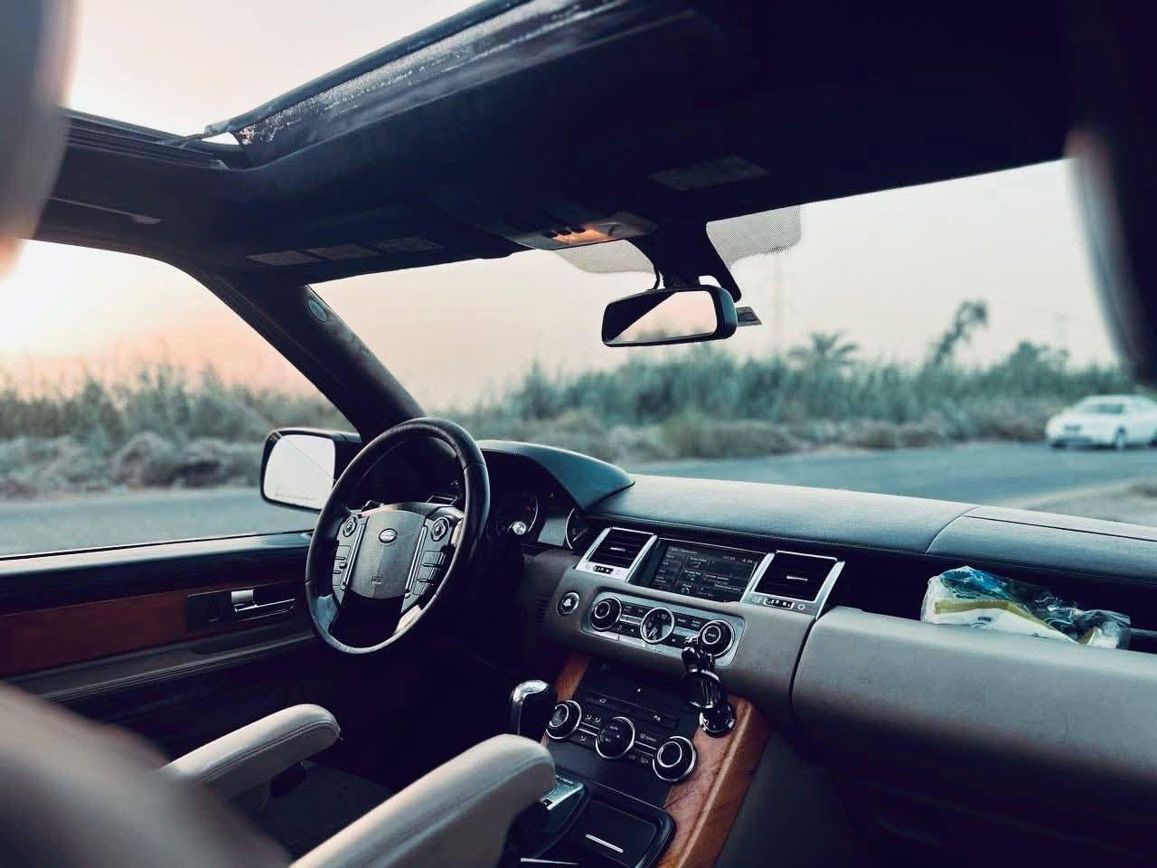 رانج روفر ٢٠١٢
خليجي 

محرك عادي

السيارة جاهزة  

بيع مستعجل

السعر ١٢٠ 

بيها مجال للشراي
***********
