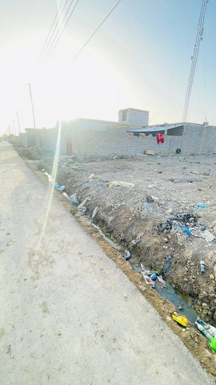 قطعه زراعي للبيع
مساحه 100 متر 

حي الجوادين شارع لامام الصادق التبليط 

مدفونه ومحدوله وجاهزه للبناء 

كافه لخدمات كهرباء ماي مجاري تبليط بالباب برج انترنيت فوكك 

السعر جدا مناسب 

6 ونص وبيه مجال للشراي 

لاستفسار والتواصل خاص او على لارقام التاليه 

ابو زهراء ***********

ابو امير ***********

نستقبل كافه العروض الطابو والزراعي بيع وشراء في جميع مناطق سوك الشيوخ في مكتبنا الكائن في حي الجوادين شارع عبد العالي وأسواق ريان سنتر
