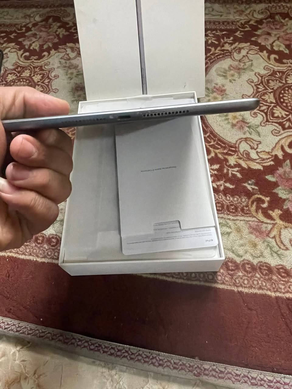 ايباد 9
ذاكرة 64
بطارية بحدود بـ 80 وفوك قبل اشهر شفته بس نسيتها 
الايباد استخدام دراسه خلصت سادس و اريد ابيعة 
التاش مكسور بس ما ماثر على اللمس ابداً
اللمس طبيعي ويا كارتونه مالته 
مكان بغداد الحرية
رقم الهاتف  الواتساب ***********
موجود ماسنجر   و واتساب 
السعر 190 الف
