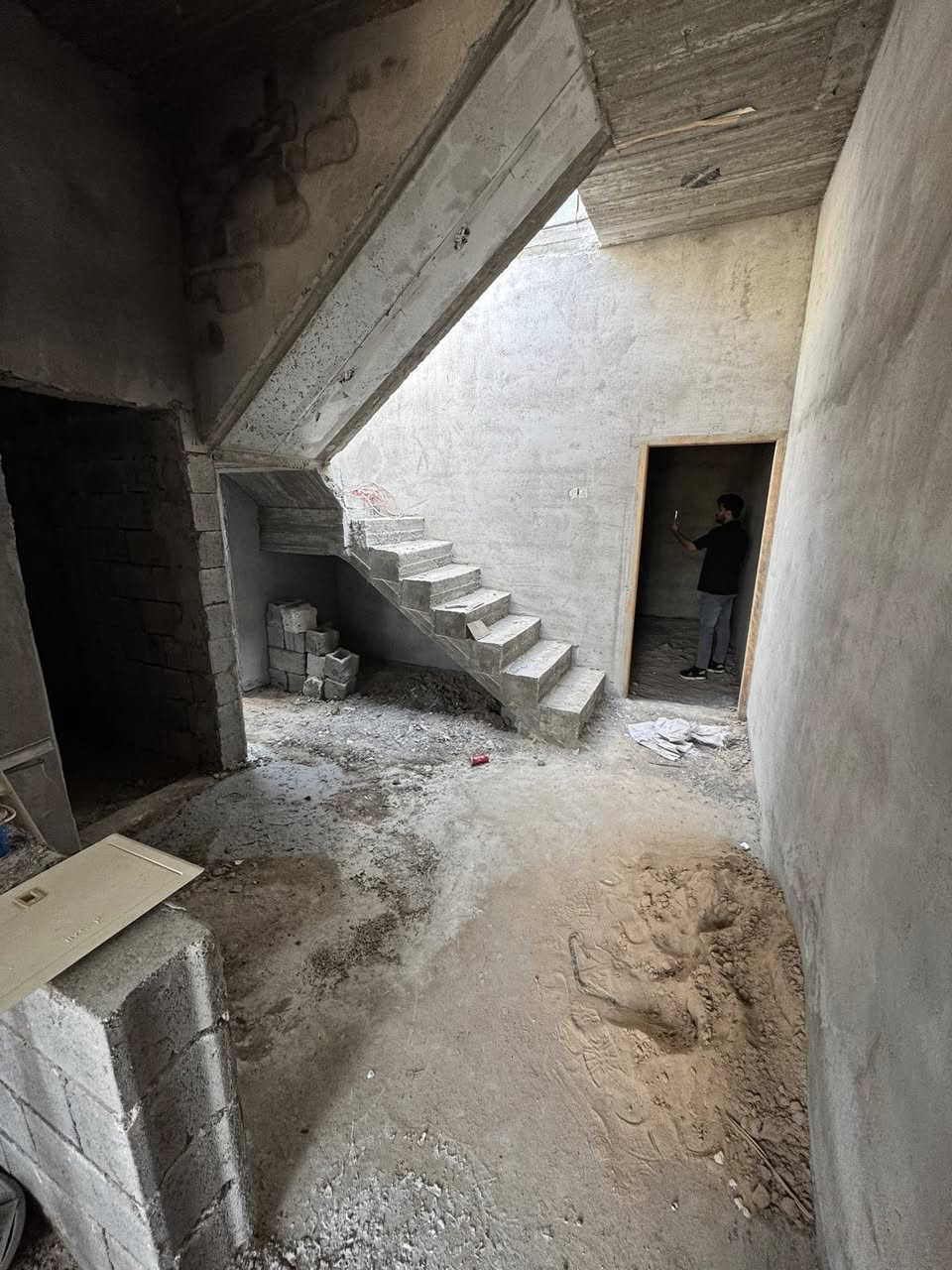 سلام عليكم بيت البيع مساحه 90 متر موقع لبيت بصره شط العرب زين عابدين نعيسه   شغل شخصي وشغل كله موثق الافتفسار اكثر اتصل ***********
