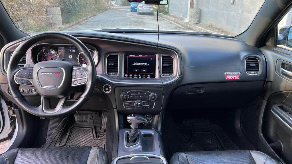 Charger SXT Plus Black Edition
موديل 2021
ماشيه 40,000mi
كشن  حار بارد 
خزن مقاعد 
شاشه جبيره 
فتحت سقف 
نقاط عمياء 
ضرر 3 قطع واحد تبديل 
*********** موصل, نينوى
