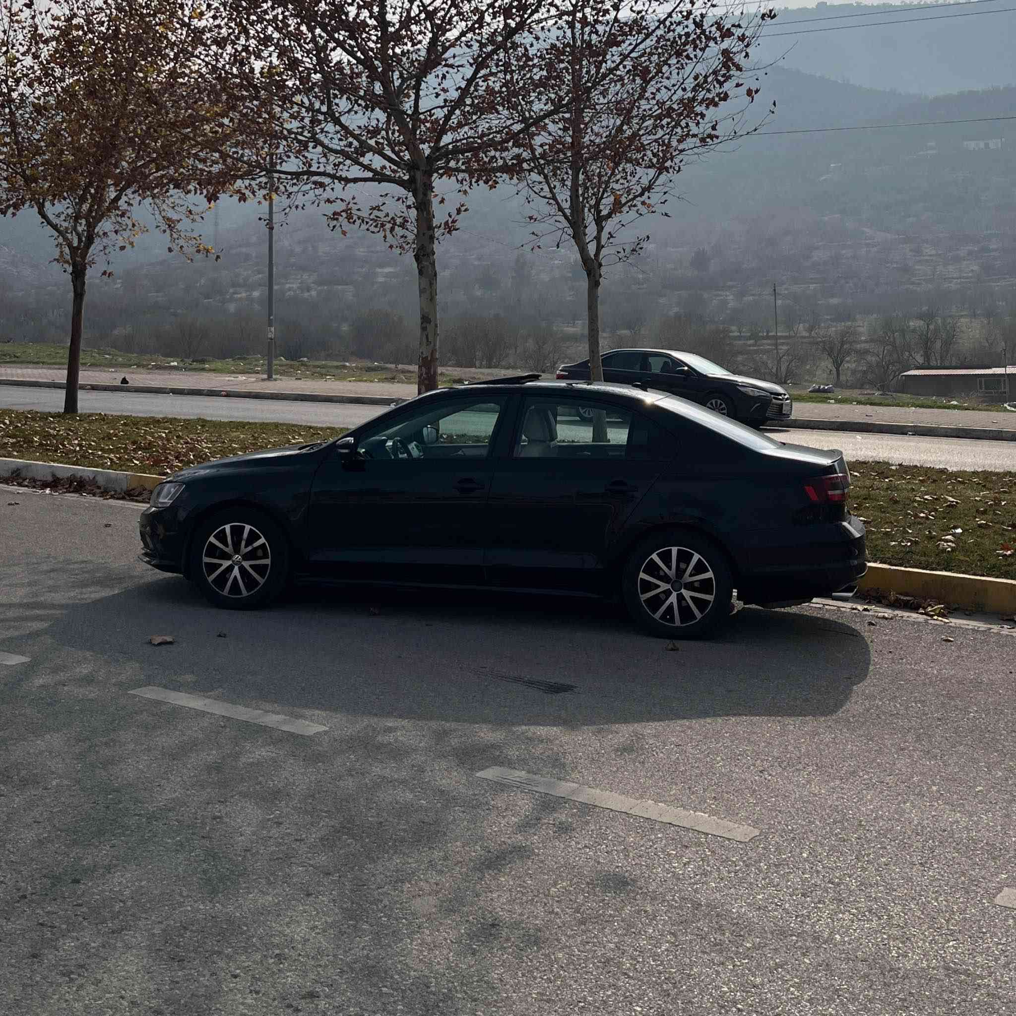 جيتا موديل ٢٠١٧ سياره فول مواسفاته سلايد و به سمه و رادار سياره 2 پارجه دكه ل بهوسته كي سبغن راديته ر و لايت هيشتا يين شه ريكئ نه شه رتن به ره شوت دكمه سيسته م بيجه ك داخلي يا هه ي 2 تعديلين بجيك يي تيدا وه كي دي خر شه رته  
سعر/١٢١$ مجال
تلفون/*********** دهوك, العراق
