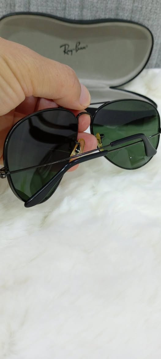 ***من نوادر راي بان***
راي بان امريكي اصلي بوش اند لامب

موديل: طيارين

قياس: 62

عدسات: حجر سميك
اطار : كروم اسود

فلتر: uv400 لحماية العين من أشعة فوق البنفسجية 

انتاج ثمانينات متوقف التصنيع 

للاستفسار واتس اب: ***********
