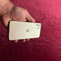 ايفون ١١ برو ماكس ذهبي جهاز فقط مبدل شاشه ونوعيه حلوه  بصمه وجه شغاله ...