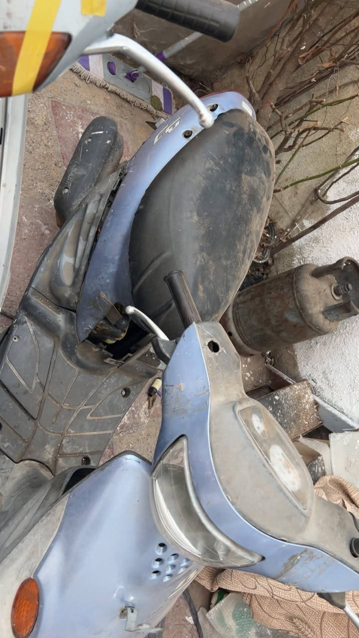 سلام عليكم دراجتين البيع متروكات جانن يشتغلن وصالهم هواي متروكات أبيعهم على حطتهم عنوان بغداد بلديّات رقم *********** قيم بيعهم ثنينهم
