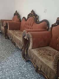 تخم ملكي • ١٠مقاعد • نضيف