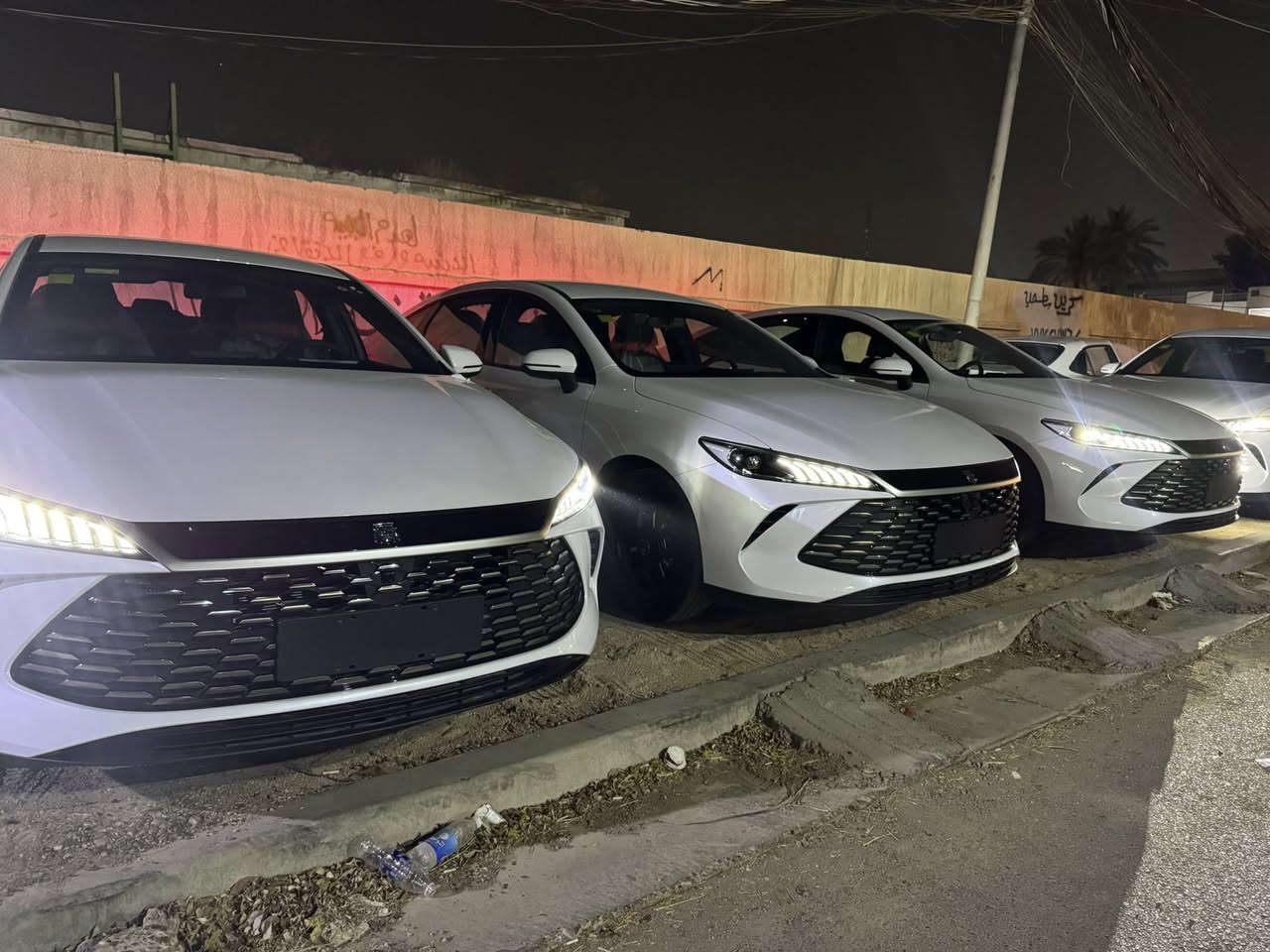 السلام عليكم تحيه طيبه
بسعر جوه السوك تفليش 🔥 
وجبه كن بلاس اللون أبيض داخل اسودد 
زيرو صفر شركة 0
فحص مؤقت تترقم بغداد 
ملاحظه⛔السعر يشمل تكلفة ورسوم الرقم على شركة فقط الهزه تكون على مشتري 
السعر 18 مليون يشمل الترقيم 
الموقع بغداد المنصور 📌
للتواصل *********** يتوفر واتساب
