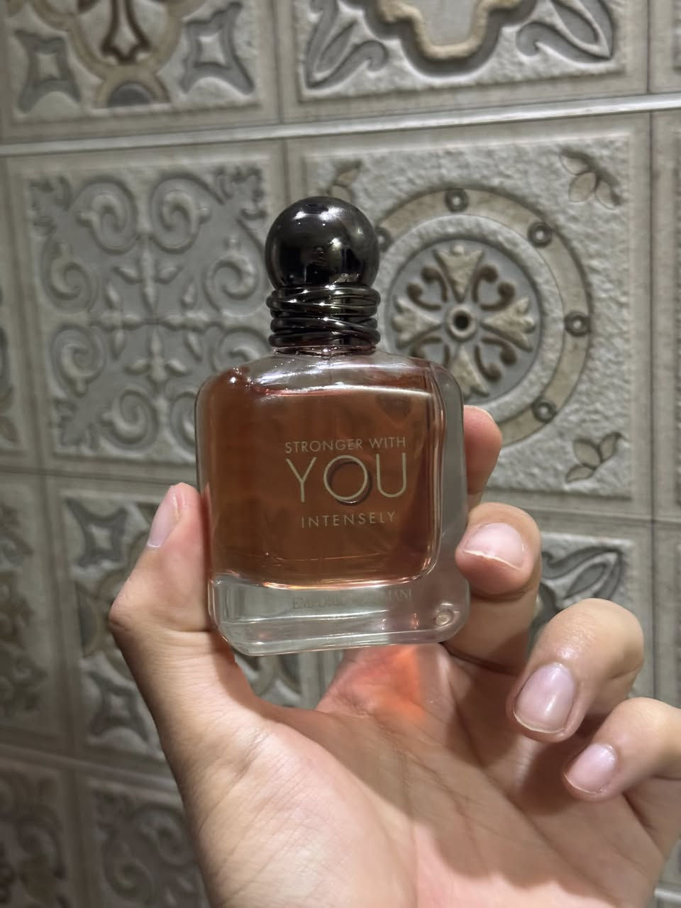 سلام عليكم 
عطورات للبيع 
Tom ford oud wood parfum حجم ٥٠ مل مستخدم رشات
١٢٥$￼￼￼
Stronger with you intense حجم ٥٠ مل
٤٣$
Ottoman leather قريب من هالفتي ليذر ٥٠ الف


**إذا كنت صاحب هذا الإعلان وتريد حذفه لأي سبب، رجاءا أرسل رسالة إلى الدعم الفني**