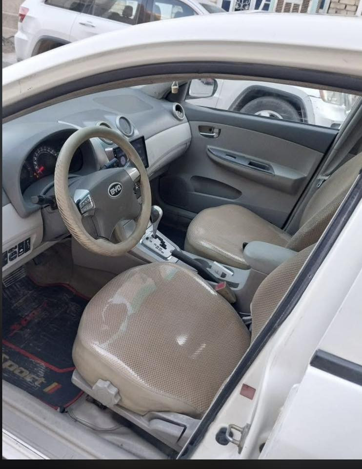 السلام عليكم
بيوايدي موديل ١٣ كفاله كير ومحرك وتبريد 

حداديه جديده تخم تايررات جديد كهربايئات كلها شغاله 

جاهزه مابيها نقص لاضربه ولاتبديل السنويه لل ٢٨ شرط التحويل السعر35 وبيها مجال بصيط الاستفسار اتصل عنواني بغداد ‭0773 454 3055‬
