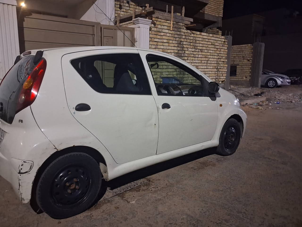 السلام عليكم BYD  F0  2013 السيارة نضيفة وحلوة مكينة جديدة كير جديد تبريد نقص غاز السعر ٤٠ ورقة كير عادي السيارة باسمي تحويل مباشر ***********
