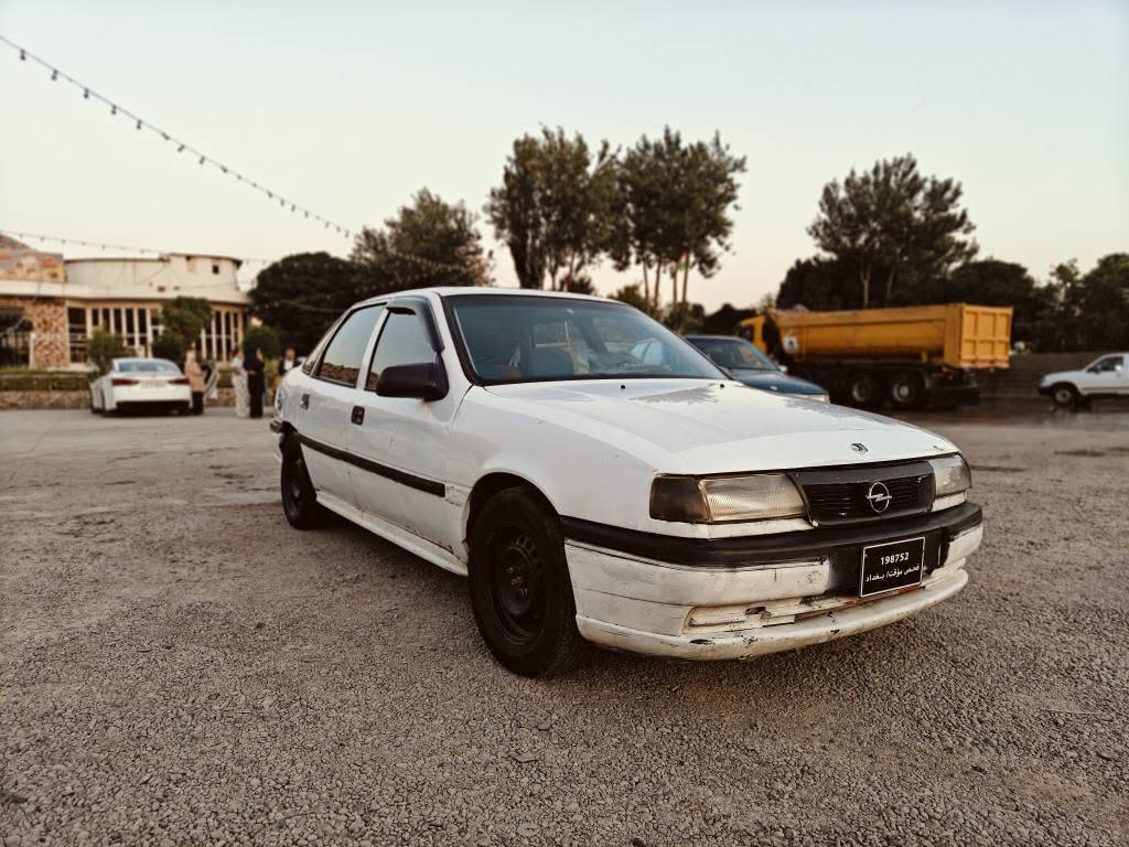 سەرەتا بەناوی خوای گەورە
ئۆپڵ ڤیکترا سنوق  10 گەڵا
مۆدێل 1991 
مەکینە 20ـی گێڕ عادی 
سڵایتە چوار جام کارەبایە  
قرچێکی چەملغی دووای سایەقی هەیە ناوی نەگرتوە مەکینەی قەترە دووکەڵو لێچوونو بوخاری نییە
سەنەویی لەگەڵایە و به شەرتی ماڵی مەدەنیوو هەموو شتێ 
زۆر تونگوتۆڵە  بێ تەقەو ڕەقەیە 
دەشپوولوو بەرە دەرگای لۆکە 

گەر مووشتەرینیت سەرمان مەهێشێنە تەلەفۆنکە 
ژ.م *********** وەسئابوو ڤایبەریشی لەسەرە السليمانية, العراق
