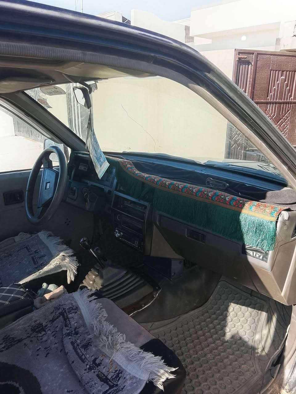 نیسان دەبڵ ئەکسل گێڕو مەکینەو ئەکسل و دەبڵ ئەکسل بێ عەیب قورسوسوکی ئیش دەکا گەرمی و کارەبای هەموی مەزبووتە بێدەعمو بێ لێدرانە زۆرخاوێن ماوەتەوە گێڕو مەکینەی 2002ی لەسەرە سعری 38گەڵاو معامەلە شوێن پشدەر *********** سەیارەکە علوجە
