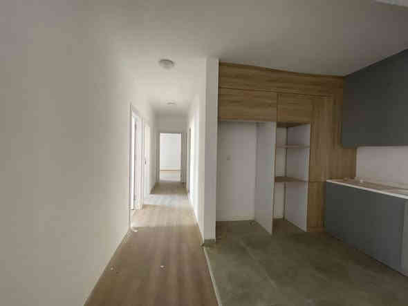 ⁨	⁨	⁨	⁨	
‏‎شقة للبيع في قرية الفرنسية2

‏‎تاور | 7 ‏‎
‏‎طابق | 10
‏‎مساحة | 166 م²
‏‎واجهه | شمال‎

‏‎للاستفسار أكثر اتصل على الارقام التالية:
***********
***********
⁩⁩⁩⁩
