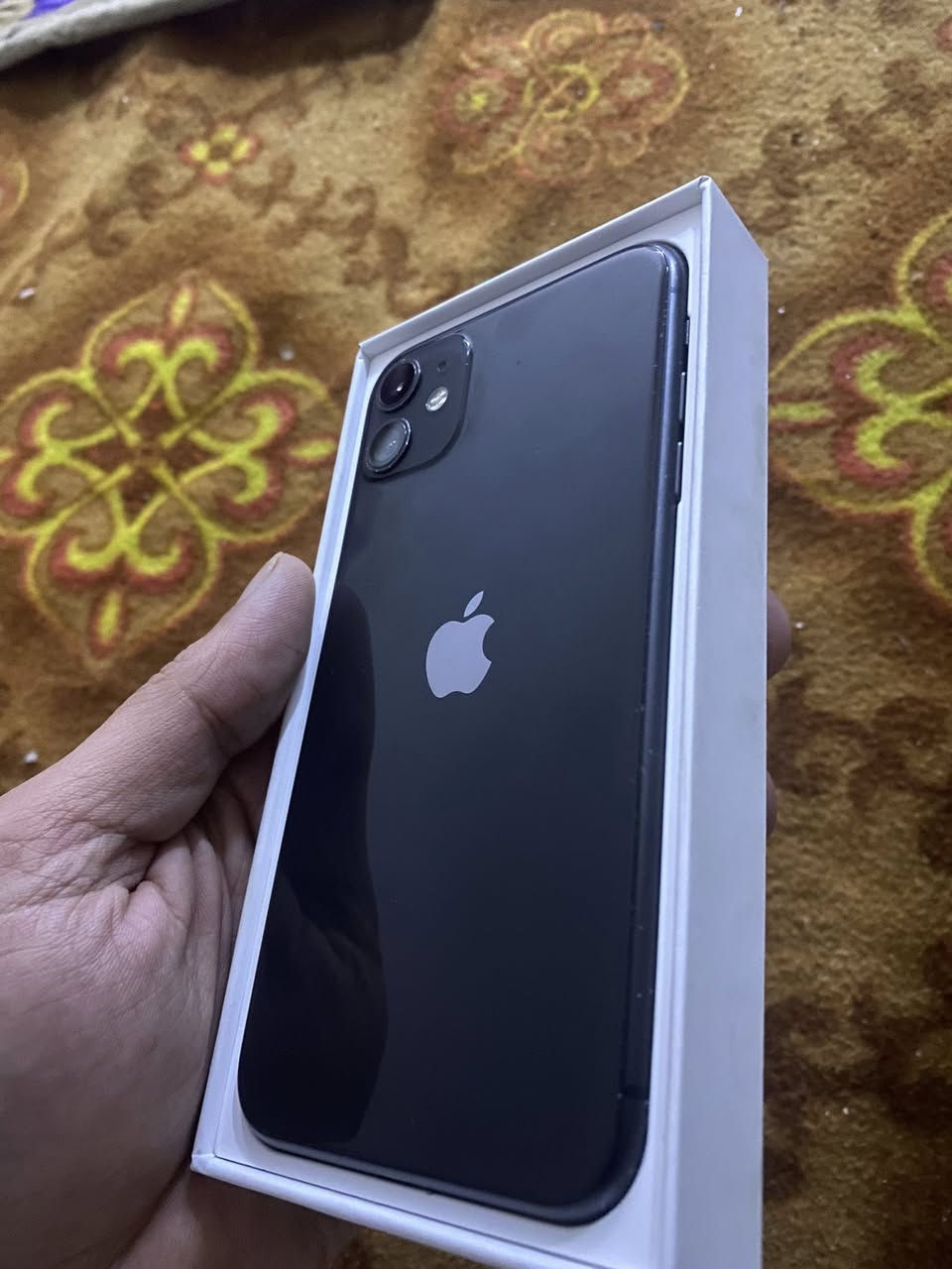 ايفون 11 العادي ذاكره 128 كله شغال ومكفول من العطل مبدل شاشه اصليه 3 خيارات شرط الفحص ونضيف شوفه عينك وياه كارتونه وشاحنته بطاريه 97 بلادد استخدام 4 اشهر السعر 250 وبيه مجال للشراييي مكاني البصره الحيانيه اتصل او وتساب ***********
