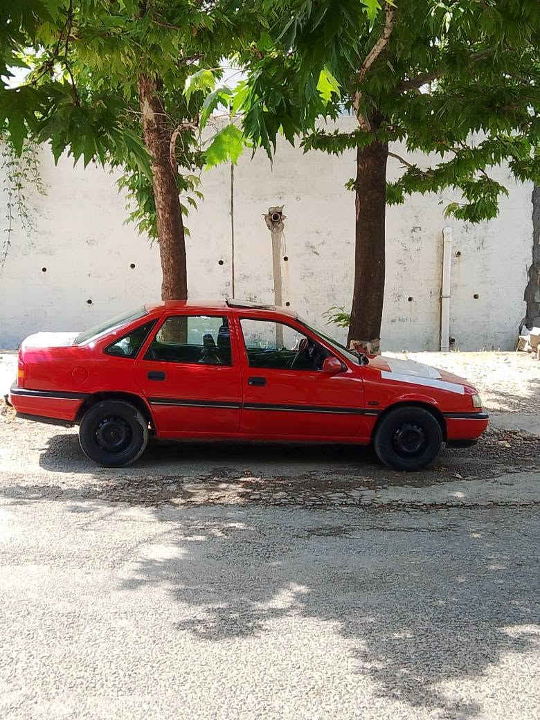 ڤیکترا مۆدیل 1991 مەکینە 20 گیر عادی سلایت 
سەنەوی اصلی بەشەرای تەحویل  واجیهە هەزەو و شتنی نویە 
عام سبوغ لۆ جوانی سماڕتو پۆلیشی مایە پیشو پشتی کەپس چەکوچی پیوە نیە 
گیڕ و مەکینە بەشەرتی وەستاو فیتەر دوکەڵو سەرفو بوخاری نیە 
سوکان پاوەر و ئەی بی ێس دوو جام کارەبا 
خایسی نیە قنجو قەپو قۆپی نیە 
دوو جام کارەبای داخلی زۆر جوانە و خاوینە 
تەقەو ڕەقەی نیە 
38 وەرەقەو تۆزێک مەجالی برایانە 
*********** 
Admine ♥️ أربيل, العراق
