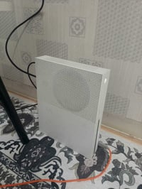 للبيع اكس بوكس وان اس كامل ملحقاتة وي جوستك اضافي سعرة 150  شاشة msi 1...