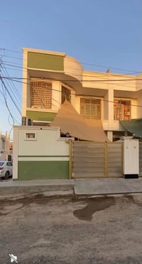 الخضراء • مشتمل • ١٢٥م