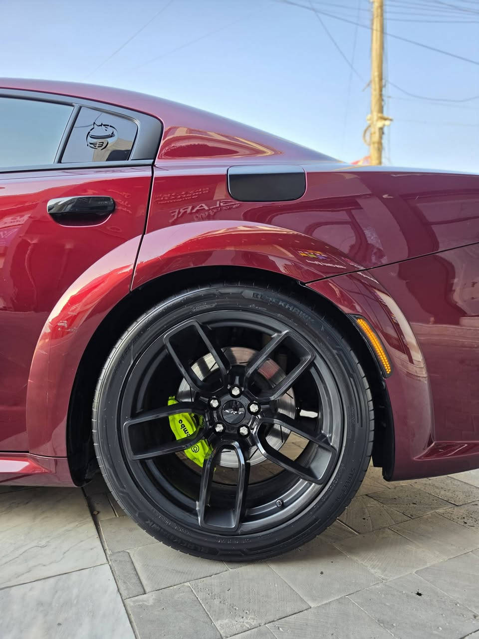 للبيع Dodge Charger Scat Pack Widebody 2020
فول مواصفات 1/1 
بدون تبديل بدون صبغ بيها تعمير براس الشاصي فقط  وبوارد بسيطة ماشية 37.000
ـ فتحه سقف
ـ بصمة تشغيل وأبواب 
ـ رادارات خلفية وجانبية 
ـ كشن كهرباء 
ـ سستم صوت هارمن كاردن
ـ مقاعد خزن ميموري 
ـ داخل جلد وكنتارة 
ـ تشغيل عن بعد 
ـ نضام قيادة SRT 
ـ فول تحكم ستيرن 
ـ شفتات ستيرن
ـ لايت زينون 
ـ تدفئة وتبريد كشنات 
ـ قطعتين تبريد 
ـ شاشة چبيرة 
ـ كامرة دوارة 
ـ السيارة وايد بودي اصل 
وباقي مواصفات السكات المعروفة السيارة عليها برمجة و تفريغ مصطفى ايكل السيارة كلش جديدة ادامه كامله غرفة احتراق و مغلفه نانو هيكاري و مشمعه مصروف عليها و كامله والكمال لله
معروضة بـ 238$ وبيها مجال 
هاتفـ ***********
