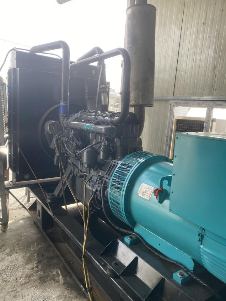 بومه قبق بلاستك بيه شويه تبخير بدون تنقيص وراس توليد ملفوف درجه اوله ٣٠٠kvراديتر جديد وسوير جديد كهربائيه المولده اي نقص مابيهه مكاني البياع وهذا رقمي ***********
