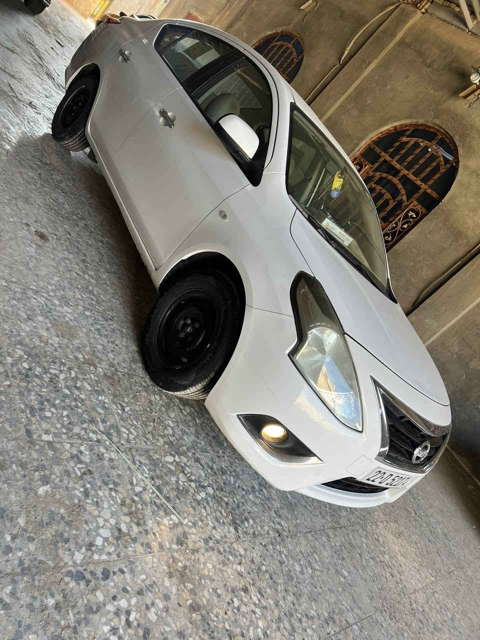 سلام عليكم  ( بصره شط العرب جزيره )
سياره للبيع نيسان سني هندي بليته زركه مديل 20 سنويه جديده لل 31  بسم ولد صديقي بل  بصره  مو بسم كردي وعدي وكاله بيهه  سياره جاهزه من كلشي ماشيه 90 الف كفاله من الضربه القويه بيهه كم بارد خفيف  السعر 107 وبيهه مجال البصره شط العرب الجزيره  ***********
