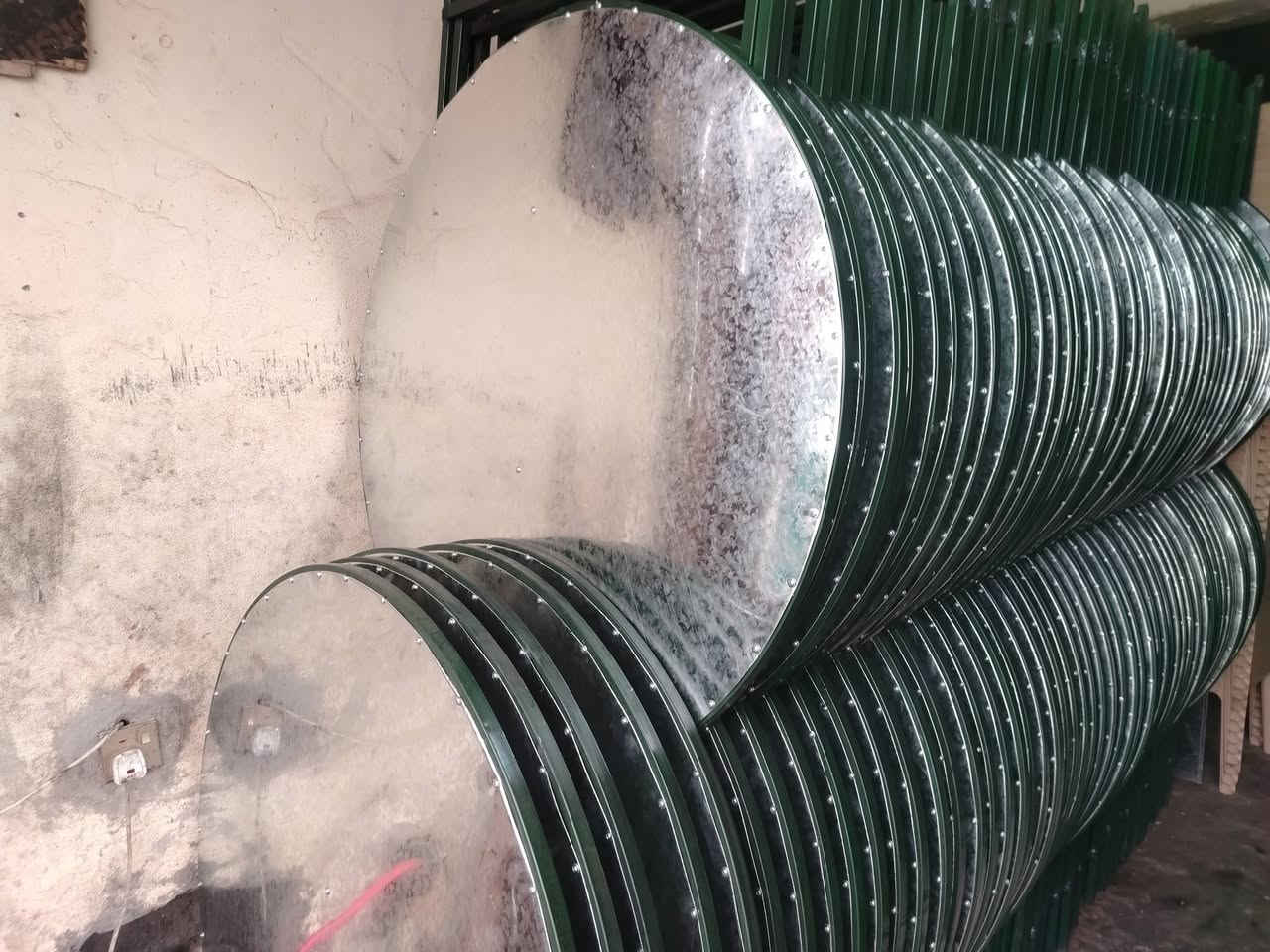 ميز داري لبيع غير نستعمل الاتصال على الارقام ***********او***********مكاني كربلاء
