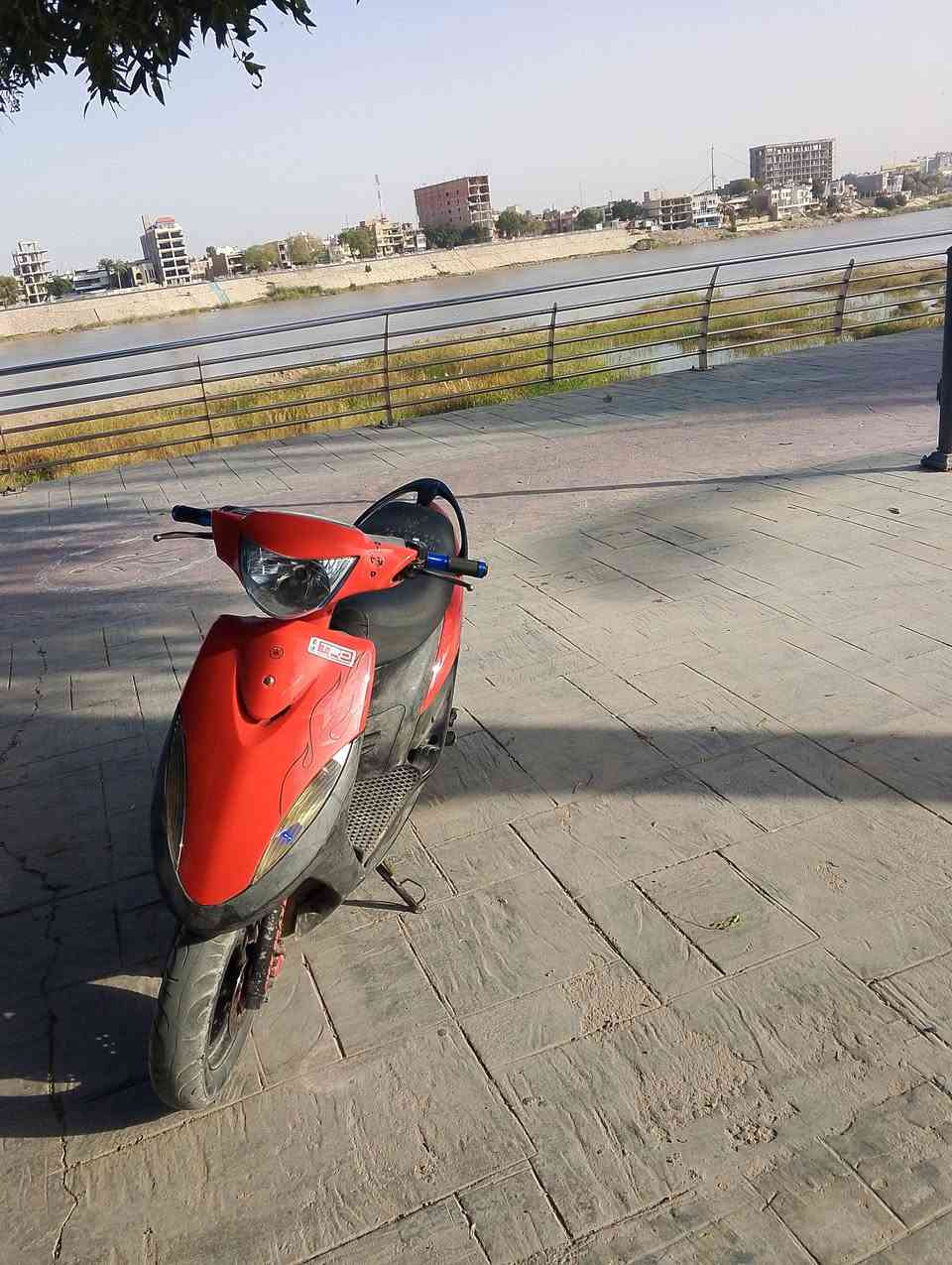 سلام عليكم دراجة ماكس عدله  
مراوس بسكنس 
شلعة ومعدل ماصارللهة 3 تشهر من نازله من ربة
عنواني بغداد الكاظمية تواصل عن رقم ***********
