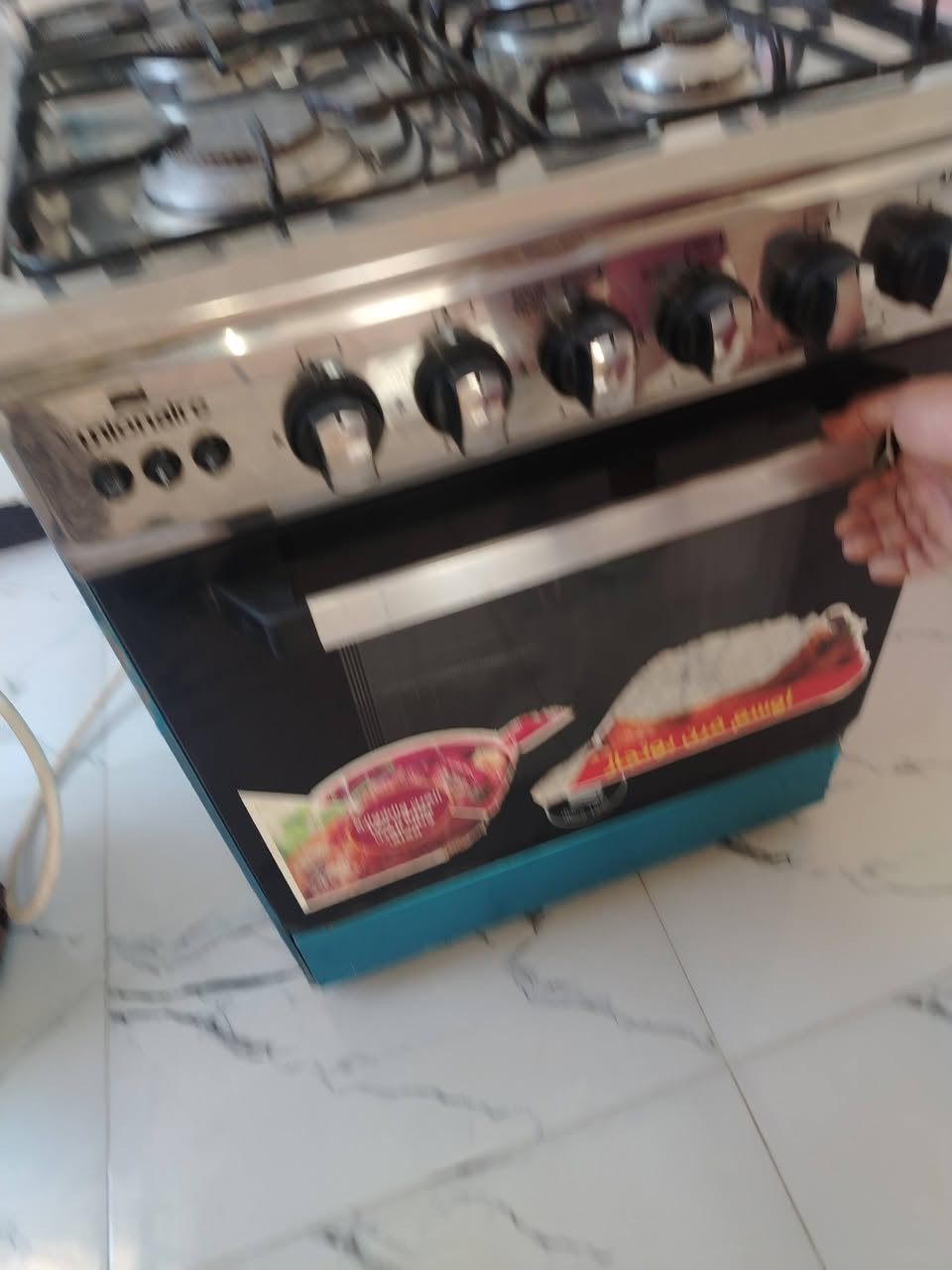 السلام عليكم طباخ جديد استعمال 4 اشهر جديد ونار تخبل تجي وتشوف بعينك مكاني بابل شارع 80 سعر 200 بي مجال لشراي الاستفستار ع رقم ***********
