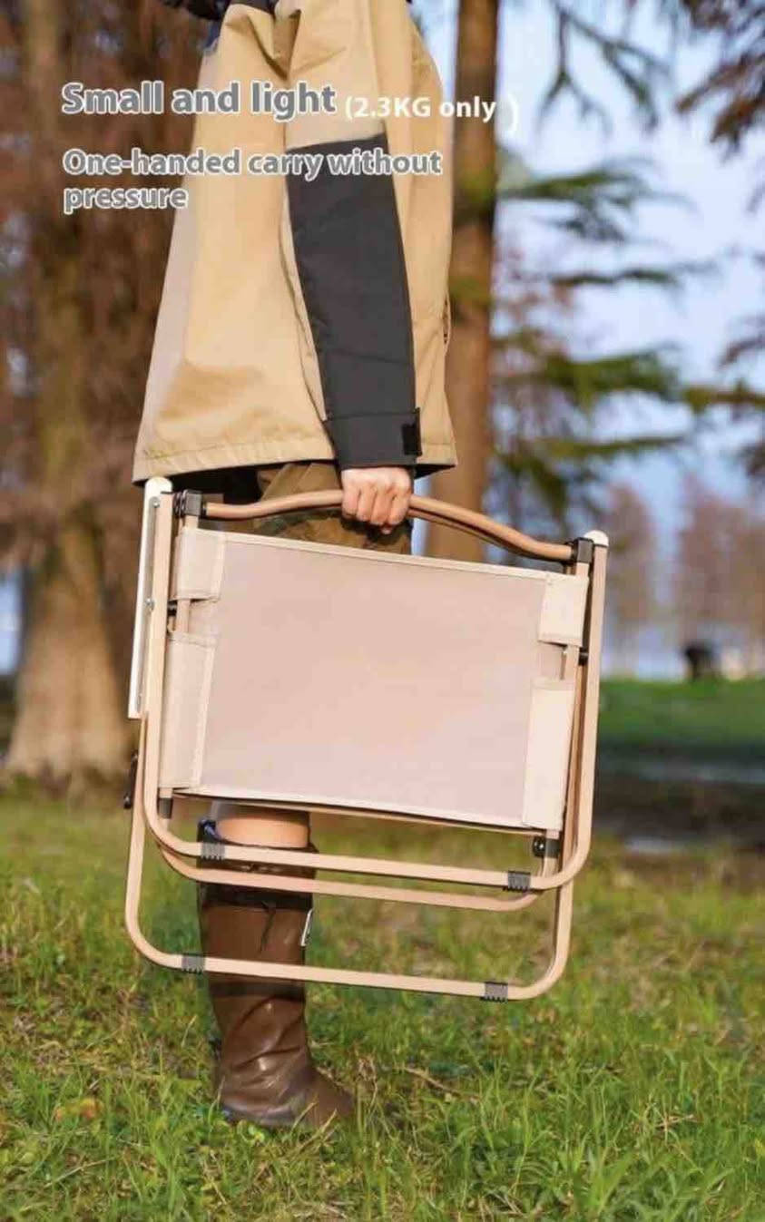 كرسي التخييم الأرضي الفاخر
; راحة البر والحديقة 🌿🪑 
المنتج ينباع قطعتين بالطلب 
هذا الكرسي مو بس للطلعات، 
تصميمه الأنيق يجمع بين الخشب الكلاسيكي والقماش البيج الراقي ليمنحك جلسة مريحة ومرتبة سواء بالحديقة، 
البر، الشط أو حتى على سطح البيت. ✨ 
المميزات: جلوس مريح ومنخفض: 
ارتفاع مناسب يخليك قريب من الأرض، 
مثالي للجلسات عند الجمر أو الطاولات الأرضية. 
هيكل قوي من الألمنيوم: 
أنابيب ألمنيوم متينة، 
مقاومة للصدأ وتتحمل الاستخدام الطويل. 
قماش متين ومهوّى: 
قماش Oxford 600D سميك، 
يتحمل الوزن والحركة، 
ما يتقطع بسهولة ويساعد على تهوية الجسم أثناء الجلوس. مساند يد خشبية فاخرة: 
مصنوعة من خشب الزان الطبيعي، 
تعطي شكل أنيق وراحة إضافية لليد. 
سهل الطي والحمل: 
يطوى بحركة وحدة ويصير مسطّح، 
خفيف الوزن وسهل الحمل بيد وحدة (الوزن التقريبي: 2.3 كغم) استخدامات متعددة: 
مناسب للتخييم
، البر، المخيمات، رحلات الصيد، الحدائق، وحتى البالكونة. 📏 
القياسات: العرض: 55 
سم العمق: 44 سم 
الارتفاع الكلّي: 63 سم 
ارتفاع المقعد عن الأرض: 30 سم 
الحمولة القصوى التقريبية: حتى 120 كغم 🔹 
الكمية: عدد 2 كرسي للطلب الواحد


**إذا كنت صاحب هذا الإعلان وتريد حذفه لأي سبب، رجاءا أرسل رسالة إلى الدعم الفني**