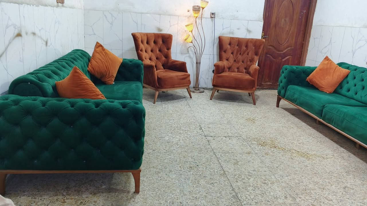 تخم تركي سرير قلاب 8 مقاعد نظيف
سعره 340 وبي مجال لبياع 
يوجد توصيل بكروه ب واتساب
***********
