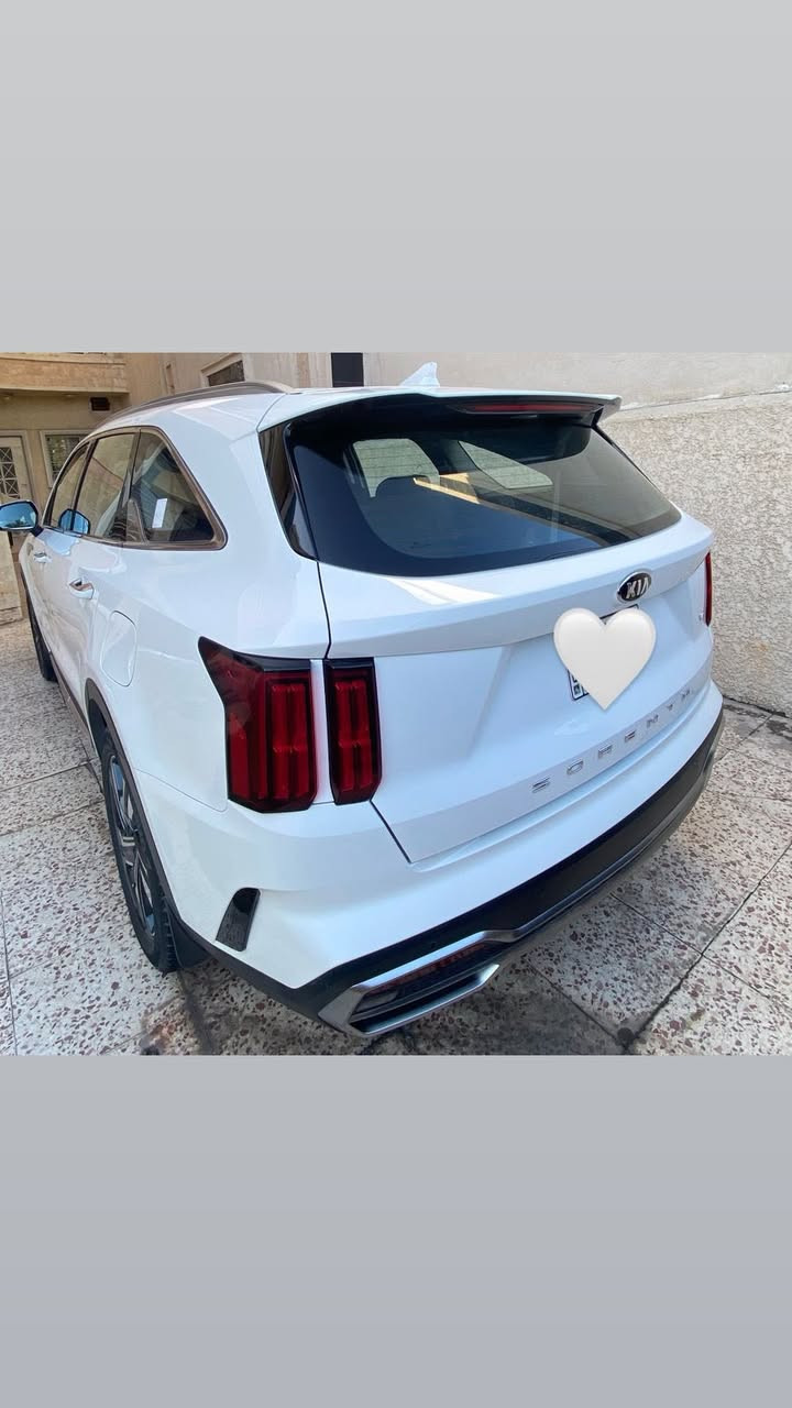 السلام عليكم 
للبيع فقط سورنتو 21 خليجي 7راكب لون ابيض رقم بغداد باسمي v6 مكفوله عدا باب السايق بيه تكحيل بكارت وموجوده بلصور ماشيه 74 
دشبول 7 الوان 
جلد ابيض 
تحكمات ستيرن 
ترحيب وشفط واشاير بلمري 
تشغيل عن بعد 
مكاني بغداد حي العدل 
للاستفسار ***********
رايده 280$
