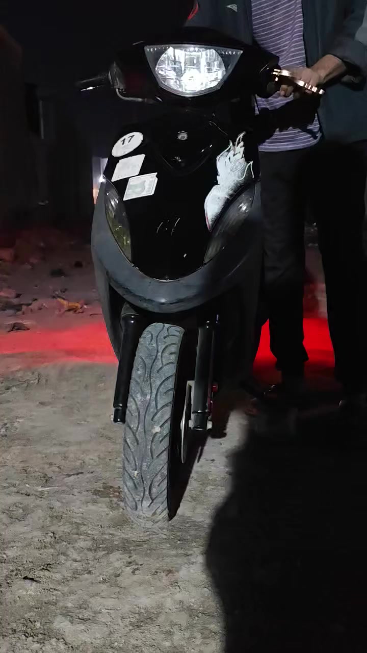 اخوان دراجه ماكس عدله للبيع  الدراجه كامله كهربائيات اشاير لايت عالي ناصي هورن سلف هندر باتري  تايرات جدد كفر نضيف كلش  بس صورت بليل وطلعت مو واضحه  الدراجه شلعه ومعدل وناعمه كلش صوت حلو صالنصه رياضي اف ام صوت مضخم الدراجه مفتوحه  السعر 450 وبيها مجال قليل  و انشاء الله باجر اصورها بنهار ولي يريدها خاص اذزه العنوان سماوه ال معالي قرب محطة الغاز  رقم الهاتف ***********
