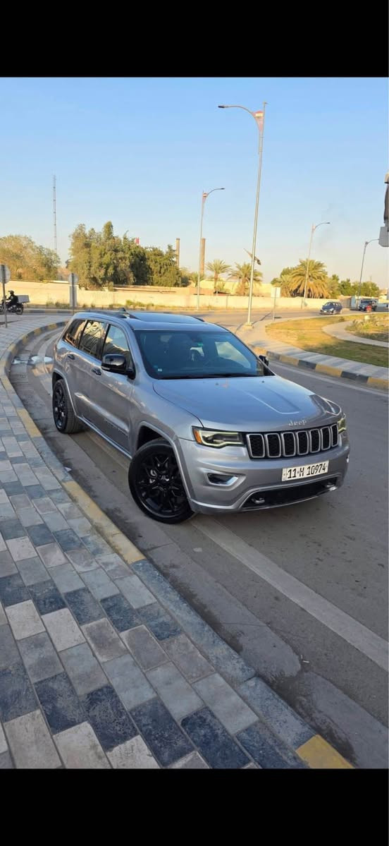 جيب لمتد بلاس فول ماوس وضعيات بانوراما محرك ٦سلندر مكفول صبغ حزام تقريبا بدون دواخل مكفوله 
*********** بغداد, العراق
