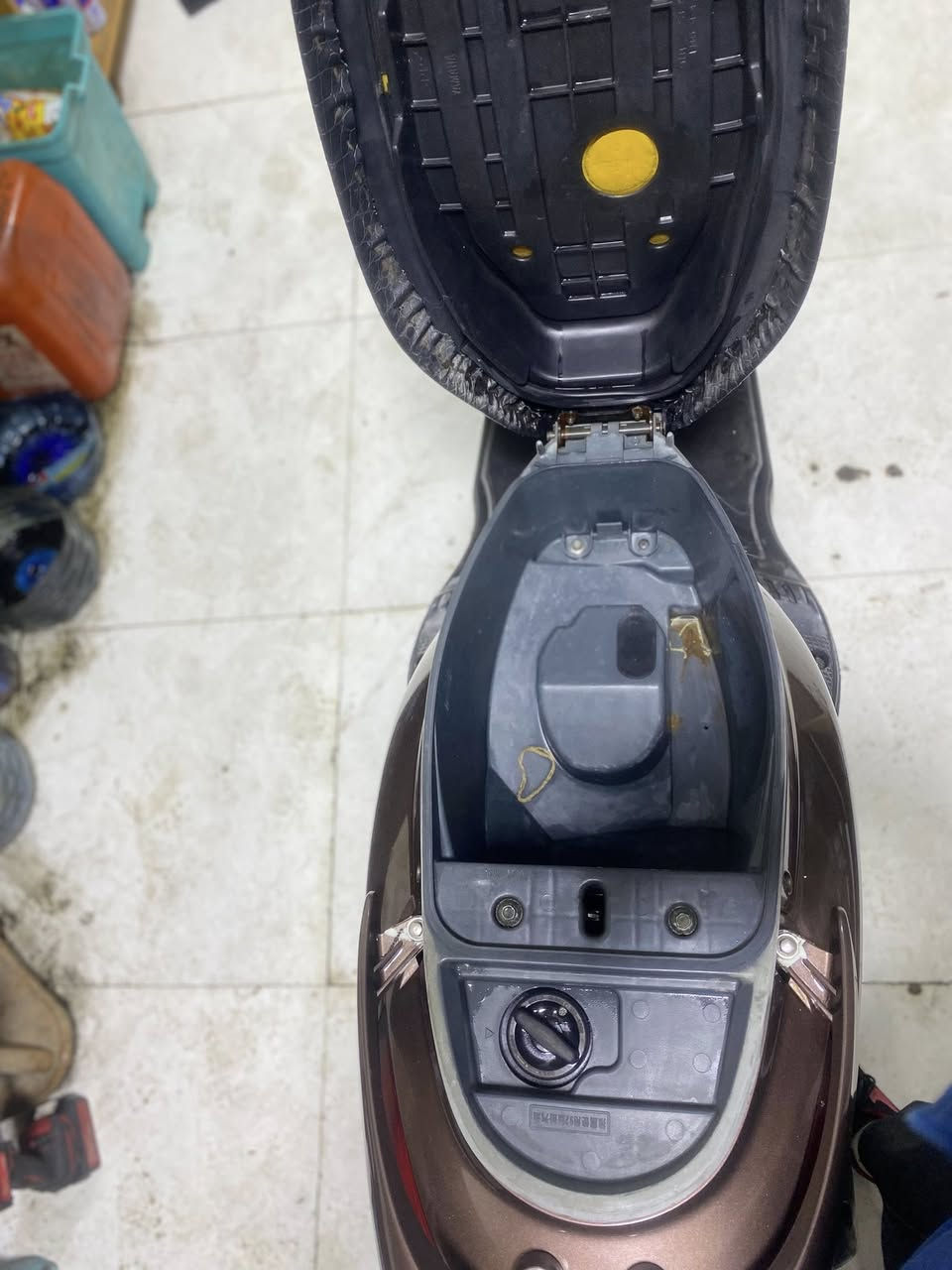 سلام عليكم شباب
الي يدور مكفول هاذه الحلال مكفول 
جيب فيتر وتعال معجبتك تعال اضيفك والله وياك 
بريز كابريتر لايت عالي 
محرك مكفول 
كابريتر بلادي 
دراجه ختم واحد حته الصندوك 
دراجه مصار هواي نازله رمبه تقريب 6 اشهر
ضفيره زلغ مابيهه مال شركه مكينه شرط النعومه
بريكات جدد 
ادامه كامله للدراجه 
تاير امامي خلفي جدد 
كهبائيات كلهه شغاله 
السعر 725
العنوان بغداد كراده مريم
اني مكلف بالنشر 
رقم صاحب الدراجه بي واتساب 
***********
