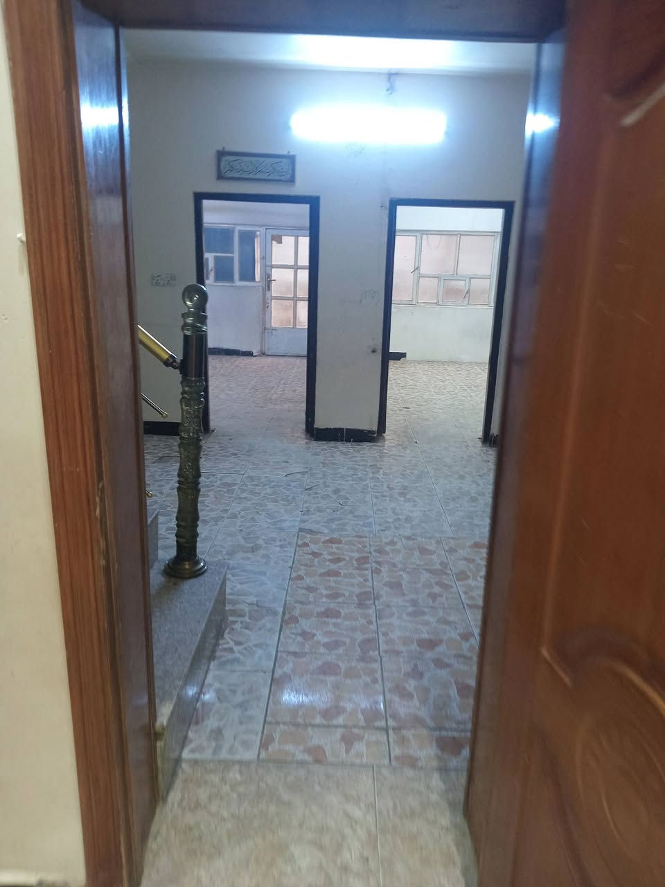 يوجد بيت للأيجار في منطقة الشهداء البياع قرب اسواق رهوفة المساحة ٢٠٠ متر يحتوي أربعة نوم + صالة + مطبخ هول حولي القاط الثاني يوجد إضافة غرفتين ساندويج عدد حمامات ٣ مشترك وكراج وحديقة الاستفسار ع هذا الرقم
***********
ابو أركان العامري
