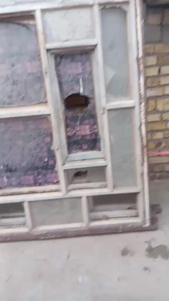 شبابيك للبيع سعرهن مناسب ***********
