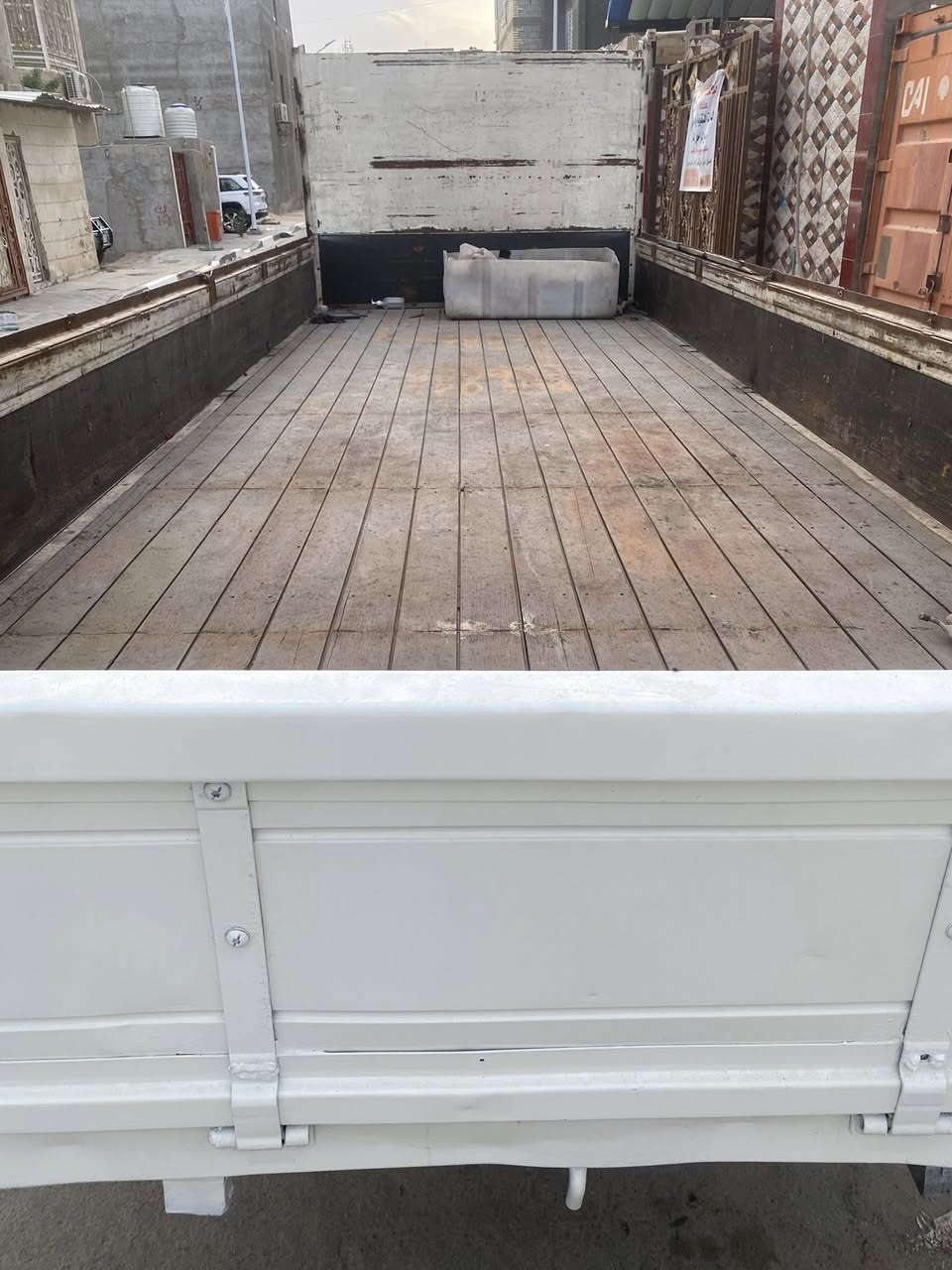 بدي للبيع 
الطول سته وربع 
العرض مترتين وعشرين 
السعر ١٥ ورقه وبي مجال 
الشراي يتصل 👇🏻
***********
