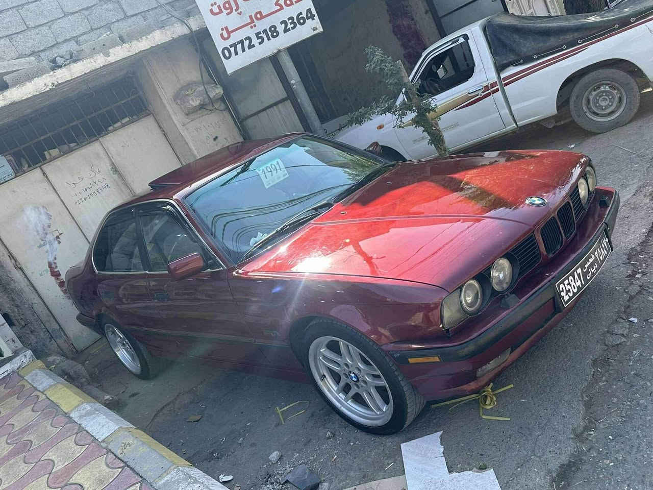 مەکینە کەپسی دیجی تالە 
مۆدێلی ١٩٩١ 
سەیارەکە ئارمی پلاس سلێمانیە ٩٠ هەزار خرامەی تیایە 
دوای مەعە مەلە ئەی گەرێنمۆ 
سەیارەکە قەپات مواسەفات 
سلایتە 
٤ جام کارابەیە 
بیلاد تۆماتیکە 
شاشە ئەپاتە 
لایت ئەلقەتە  
دەبڵ زینۆنە 
ئاوێنە گوێ بەرخە 
ئێمپی فایەرە 
ناو خورفەی لۆک لۆکە بەتەحا دەوە مۆدێل ١٩٩١ نیە بەقەدەر ئەو ناو خورفەی جوان بێت 
کارە بەی  هەم وی ئیشەکات 
دەعێمێکی بچوکی دوای هەیە شایەنی باس نیە 
پێشی کە پسە 
گێڕ و مەکینە و ئاکسل و براوەی بە شەرتی یەک ١٠٠٠ فیتەر 
کام فیتەرەی زۆر بە زەخمی ئەزانی ئەوە بێنە سێری کات من لە سەیا رەی خۆم بێ منەت نەبم ئەو قسەیە ناکام  
٤ تایەو ویلی لۆکیشی لەسەرە سەیا رەکە
سەیارەکە ٢٥٠ مەسرەفی نیە ئیشم بە پارەیە بۆ یە ئەیفڕۆشم  
لە سلێمانیم 
*********** السليمانية, العراق
