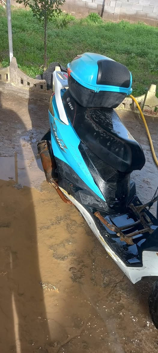 لسلام عليكم
دراجه سوبر سكنس فحل الدراجه نضيفه 
كهربايات شغاله منضوهه زنون ابيض  كفرات بلاديات اصلي 
مديل 2020 جديده وماشه ١٦ الف جديده والله بس عوزه تجفيت مكينه المكينه مجفته قبل مره وحده بس  السعر ٢٥٠ وبيه مجال الطيبين شراي تعال خاص


**إذا كنت صاحب هذا الإعلان وتريد حذفه لأي سبب، رجاءا أرسل رسالة إلى الدعم الفني**