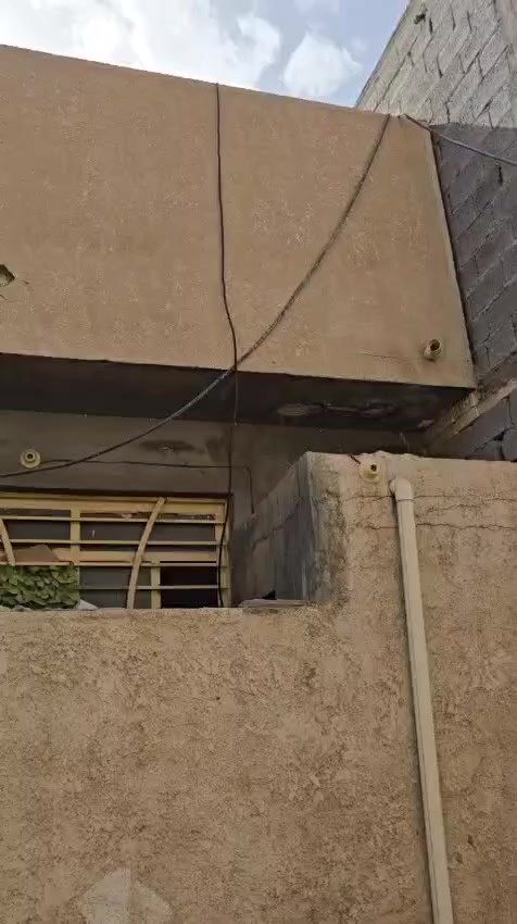 السلام عليكم دار للبيع مساحه 100 متر عنوان كربلاء حي العباس زراعي سنه 25 قرار محكمه صاحب الارض اي استفسار عن الرقم *********** السعر ٨٥مليون//***********
