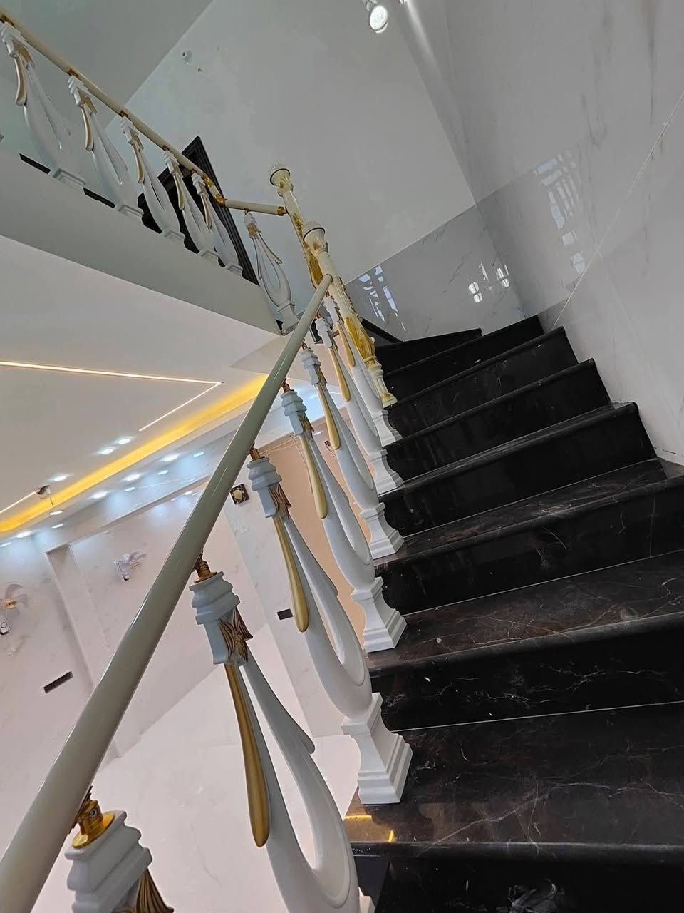 يالله 
بيت البيع كربلاء المساحه 100طابقين 
العنوان مدينت بألعاب السندباد
مجمع انور كربلا 
كافت خدمات 
يصلح سكن او حسينه الزور 
أي ستفسار اتصال للرقم 
***********واتساب 
***********واتساب
