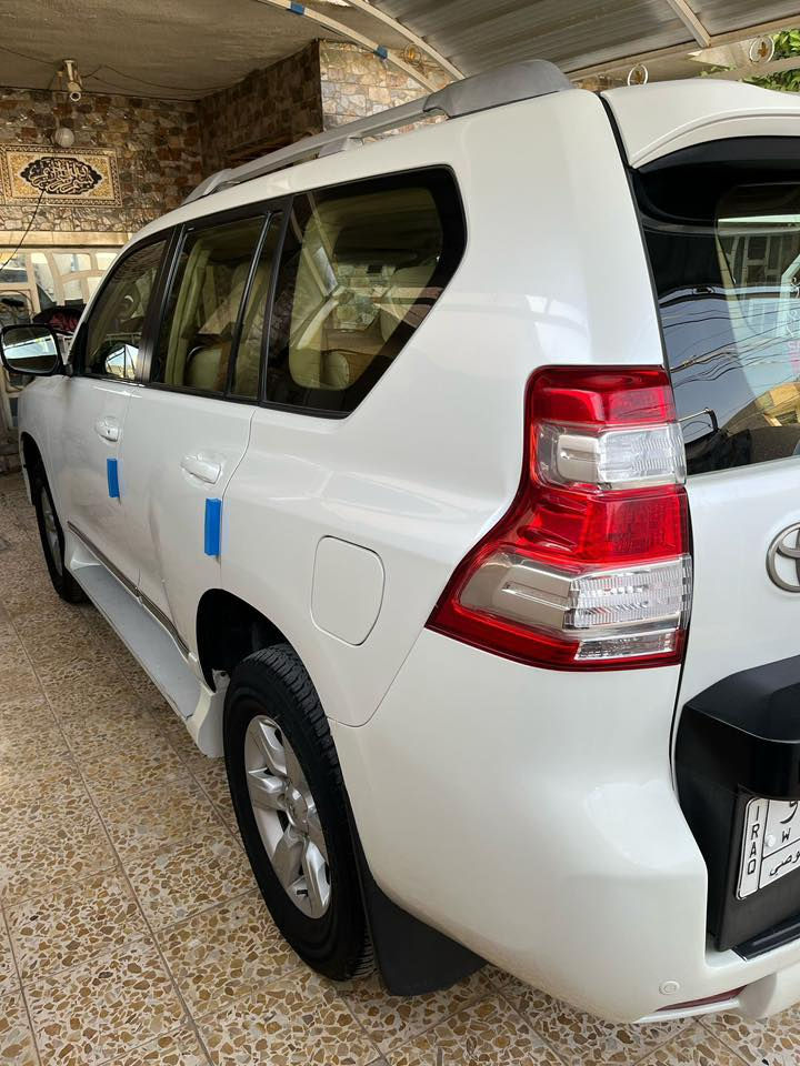 تويوتا برادو 2014 بغداد محرك 6 سلندر4000
 نظيفة جدا جدا 
مواصفات TXL كله مال الشركة 
ماشية 226 ألف عداد حقيقي
كير ومحرك مال الشركة مكفولات 
فتحة بالقمارة دبل تانكي ثلاجة
السنوية مجددة لغاية 29

‭٠٧٧٠ ٨٧٥ ٩٤١٨‬
