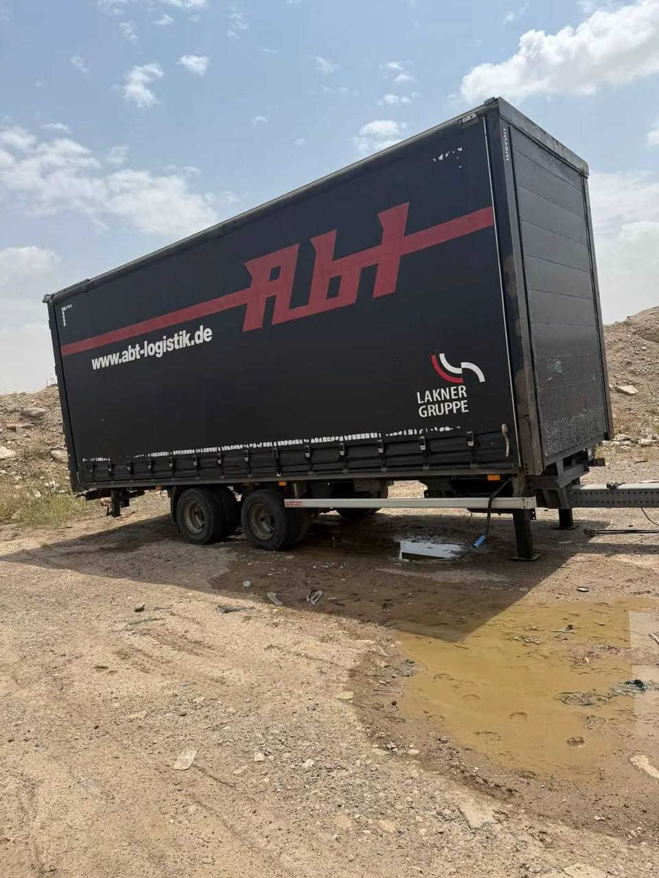 السلام عليكم
عربانة للبيع منفيس،موديل 2013
نظيفة تخم تاير جديد جواه
شاصي مكفول 
طوله 8
الارتفاع 3 متر
العنوان اربيل
للتواصل و الاستفسار التواصل عبر الرقم ادناه
 زين***********
اسيا سيل ***********
