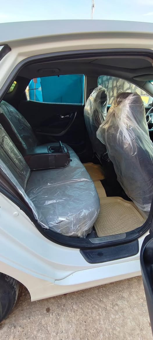 سلام عليكم
هيونداي ازيرا موديل 13 للبيع  ابيض
محرك 6سلندر 
فول مواصفات 
فتحه بانوراما 
بصمه 
كشنات كهربائية 
تحكم ستيرن 
حساس امامي خلفي 
بيه هواي مواصفات ومعروفه الفول 
كير مكينه حداديه تبريد كفاله 
سياره ماشيه 116الف حقيقي 
السياره كفاله عامه وسونار مرفق بصور علمن سياره بيه منضومه غاز 60لتر 
السعر 145 وبيه مجال بسيط حك جيه 
العنوان بابل مطاعم الجمجمه قرب المحكمه الجنايات 
للستفسار *********** تفاصيل كامله خاص مموجود 

السياره جديده  وجاهزه مال جناي اي نقص مابيه
