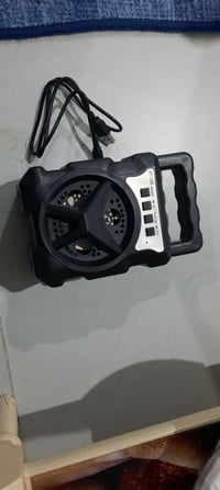 سبيكر بلوتوث • مستعمل قليل • موصل جهة اليسار