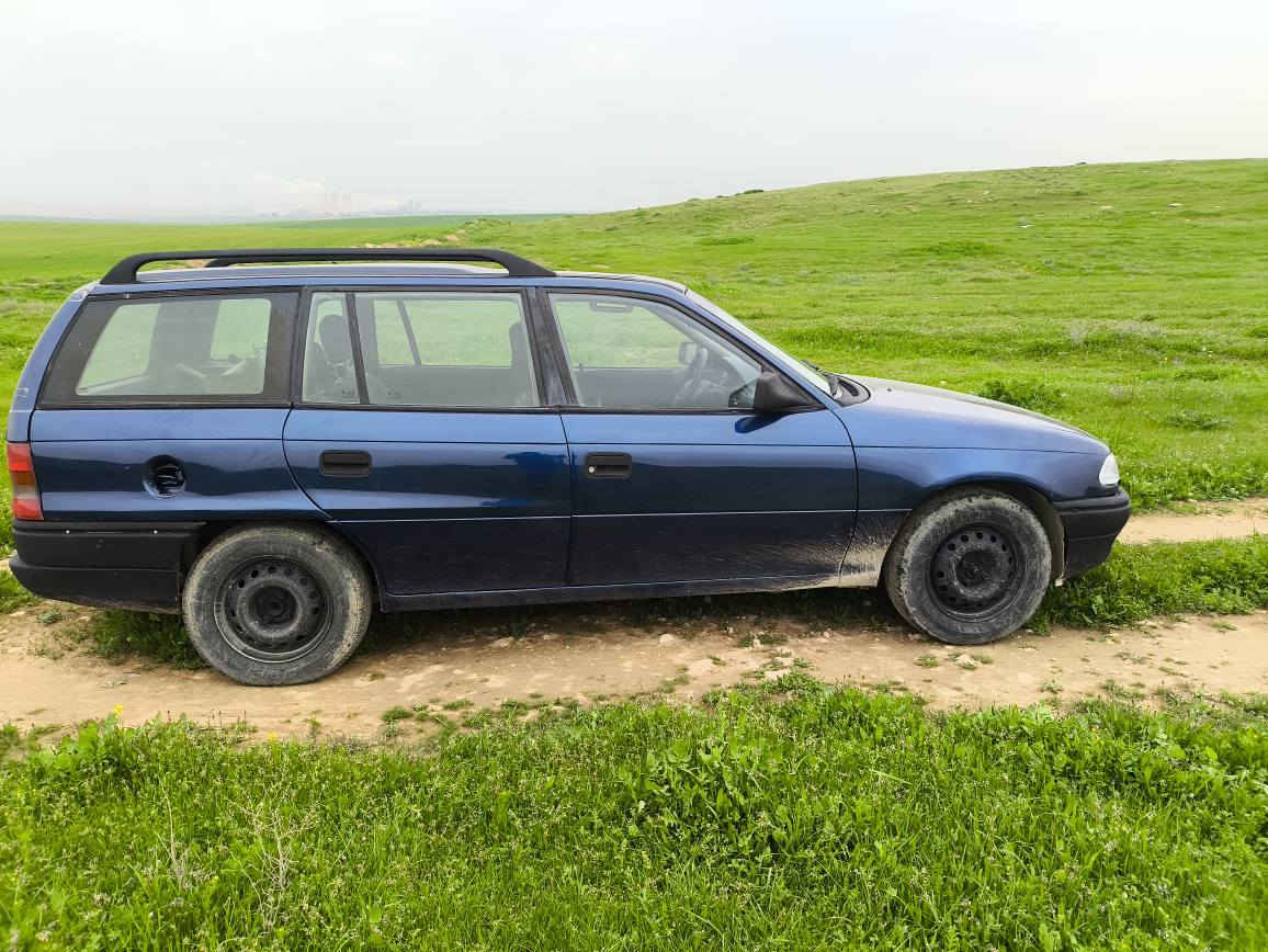 استرا ستيشن 1993 حجم 18
نظيف فول 95%

كلشي بيها شغال محرك كير شرط

رقم صلاح الدين حديث وين ما تريد تكدر تحولها
هزة جديدة

مكان السيارة موصل

السعر 48 وبيها مجال
***********
*********** تل كيف, نينوى
