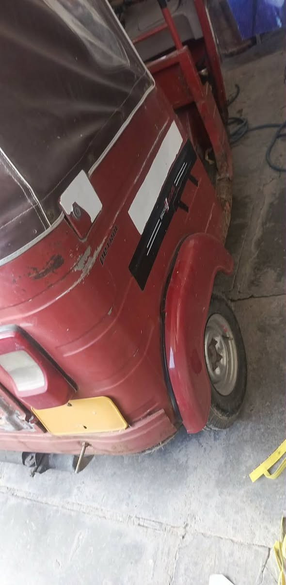 سلام عليكم تكتك للبيع موديل 18رقم وسنويه تحويل ثاني يوم ابيعه على وضعهه مكاني 
ديالى بعقوبة خان بني سعد ***********
