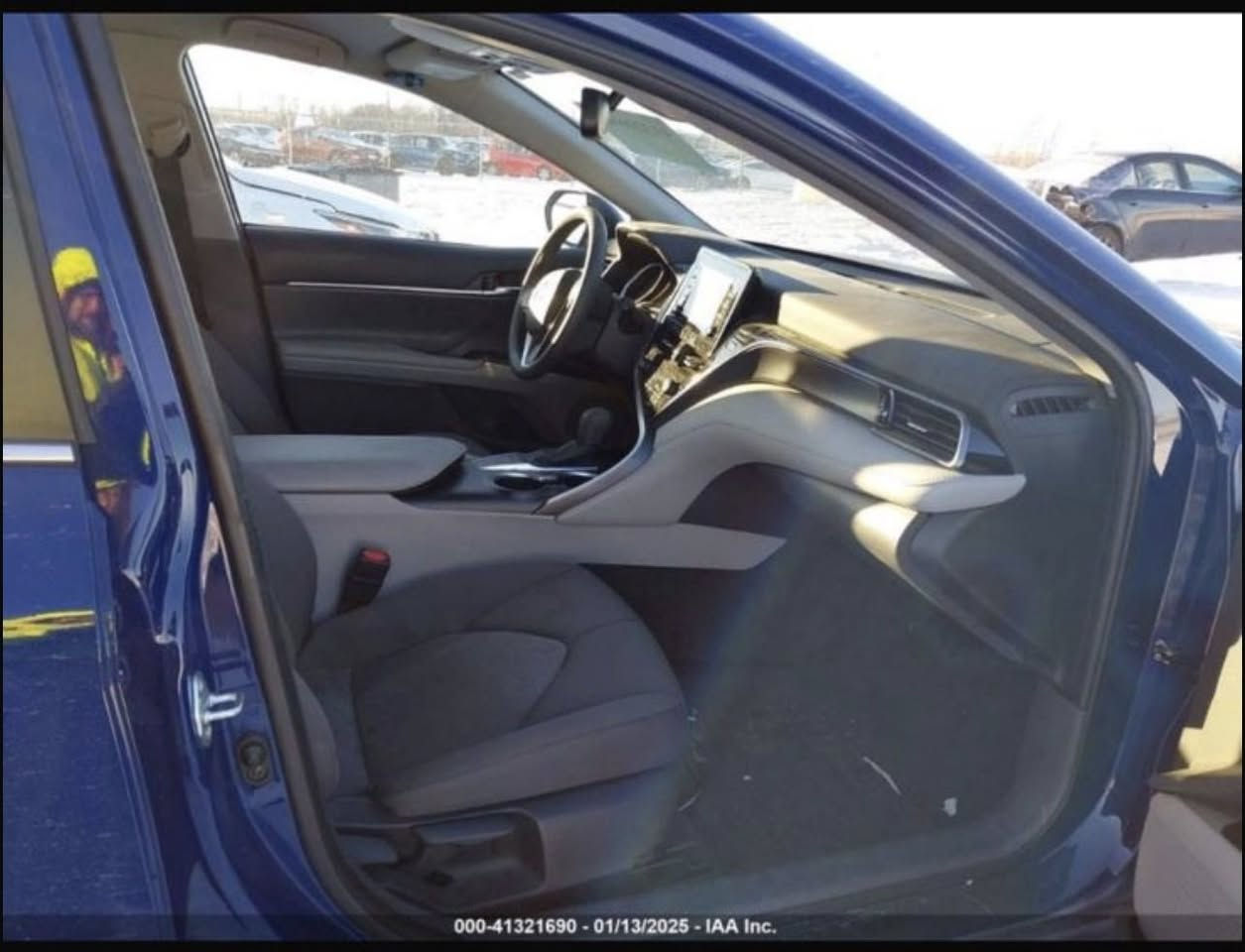 ⚠️ تحذيرررر  اربطو أحزمة الامان
تويوتا كامري 2023

 LE plas 
مواصفات المحسن
فول رادارات
فول عدى الفتحة
ماشيه 40ml
لون جويتي مميز 
تحويل /وكالة
ملاحظة /‼️‼️السياره حادث طفييف كلشششش قطعة وحده صبغ وشبر بالبنيد 
مكفولة من  ايرباكات والدواخل كلشي بالسيارة على وضع الشركة 0️⃣ زيرووو

سعر 210 وبيه مجال 
مكان السياره ديالى 
***********
