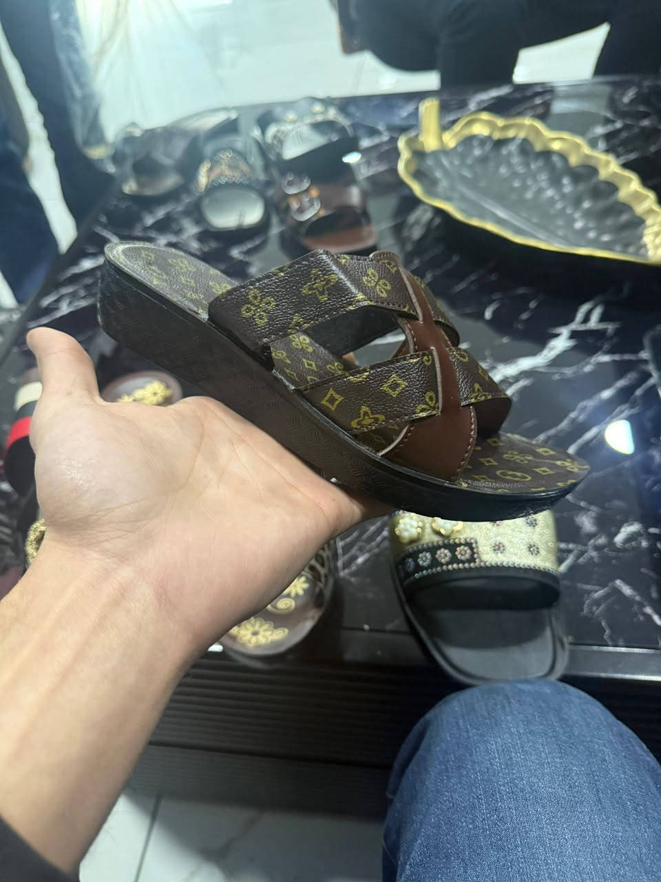 العدد.  8000. زوج.   رجالي.   نسائي. تركي.   من المعمل.  حصريا.  السعر. للزوج.  85 سنت.   بالعراقي.  يطلع.     1250 دينار.  للزوج.  سعر لكل الكميه


**إذا كنت صاحب هذا الإعلان وتريد حذفه لأي سبب، رجاءا أرسل رسالة إلى الدعم الفني**