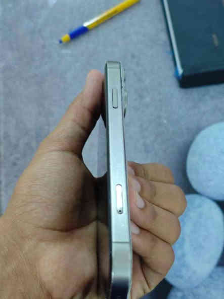 ايفون Xrمحور 15برو الجهاز نضيف مبدل بطاريه والفيس ايدي مايشتغل ذاكره 64 والدكمه التنصي تشكل بيع او مراوس العنوان حله أبي غرق الرقم ***********
